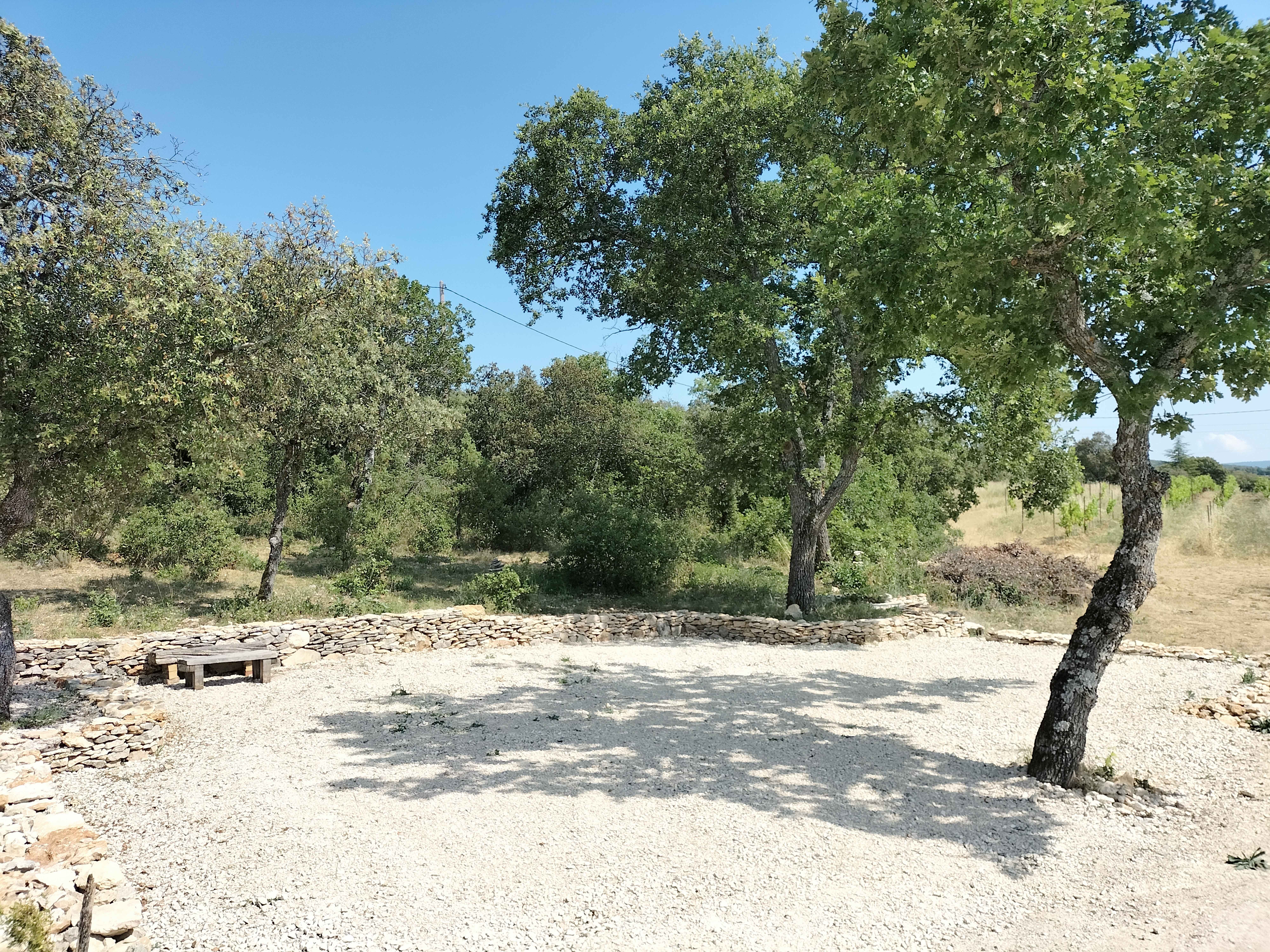 Aire camping-car  Villes-sur-Auzon (84570) - Photo 20